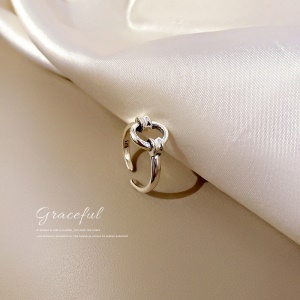 Bague ouverte avec taille réglable