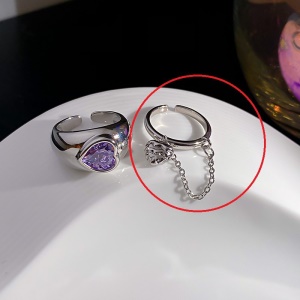 Bague en argent avec diamant en forme de cœur