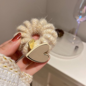 Chouchou attache cheveux en laine