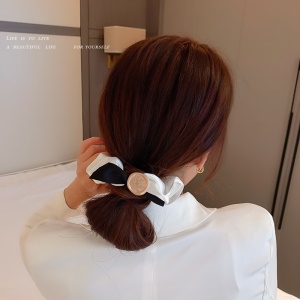 Boucle de cheveux arc rond
