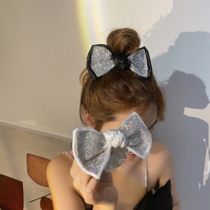 Chouchou cheveux forme de noeud papillon avec des diamants artificiels