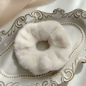 Attache cheveux en peluche