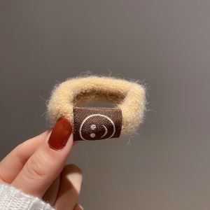 Chouchou attache cheveux en peluche