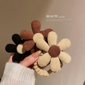 Elastique à cheveux avec décoration en flanelle