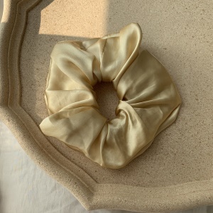 Chouchou attache cheveux en soie