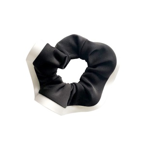 Attache cheveux avec couleur noir et blanc