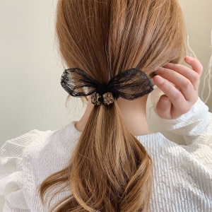 Boucle de cheveux en dentelle arc