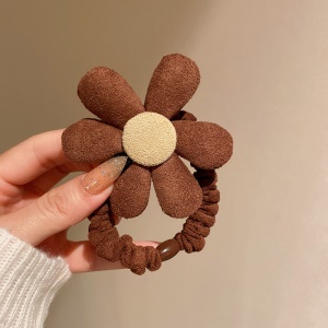 Elastique à cheveux avec décoration en flanelle