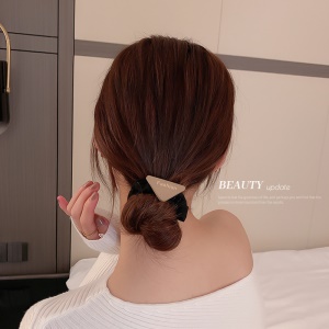 Attache cheveux pour les femmes