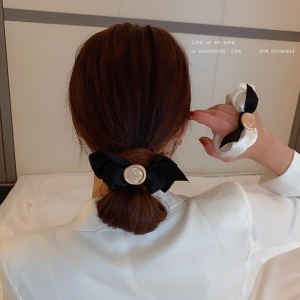 Boucle de cheveux arc rond