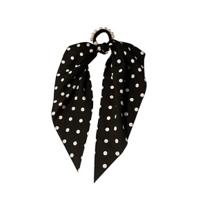 Attache cheveux avec anneau incrusté de perles