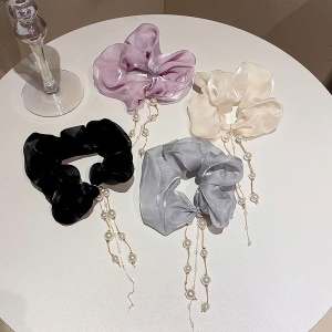 Attache cheveux avec Boucle
