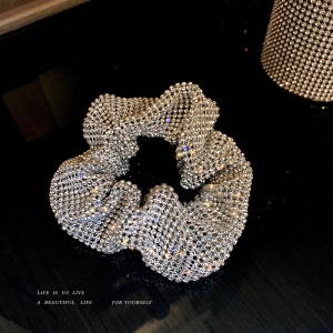 Chouchou cheveux avec décoration de diamant artificiel