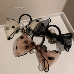 Attache cheveux avec perle