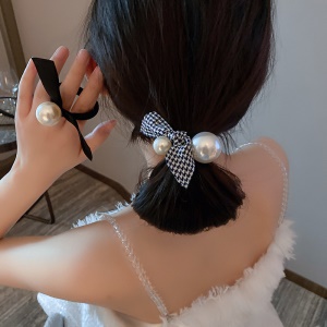 Elastique à cheveux avec décoration de perle