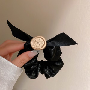 Boucle de cheveux arc rond