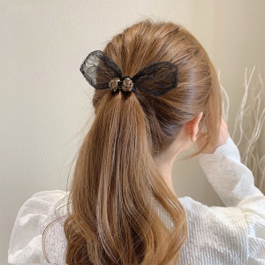 Boucle de cheveux en dentelle arc