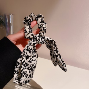 Attache cheveux en tissu  incrusté de perles