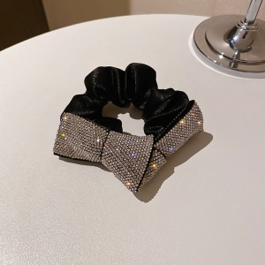 Attache cheveux avec noeud  incrusté de diamants artificiels