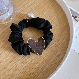Chouchou attache cheveux avec décoration de perle artificielle