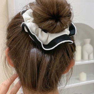 Chouchou attache cheveux