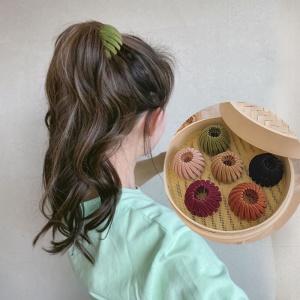 Chouchou en velours attache cheveux style de nid d'oiseau