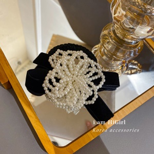 Attache cheveux incrusté de perles