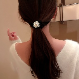 Chouchou cheveux avec décoration
