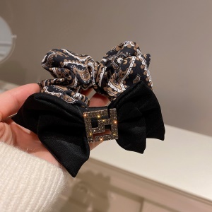 Chouchou cheveux avec décoration en diamant
