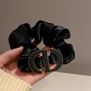 Attache cheveux avec Boucle
