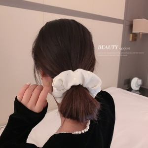 Chouchou cheveux avec décoration de diamant artificiel