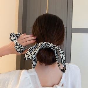 Attache cheveux en tissu  incrusté de perles