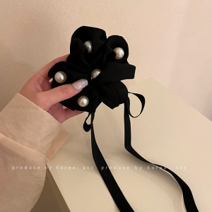 Attache cheveux avec perle