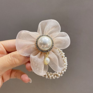 Attache cheveux avec perles