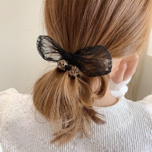 Boucle de cheveux en dentelle arc