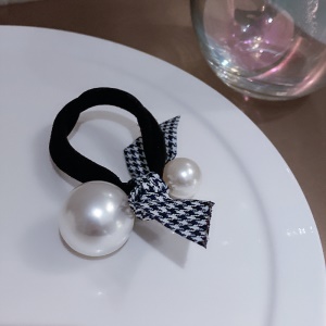 Elastique à cheveux avec décoration de perle
