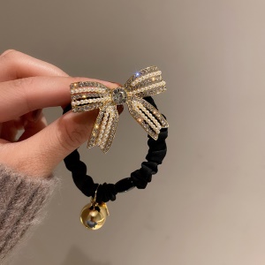 Chouchou cheveux avec décoration en diamant et perle
