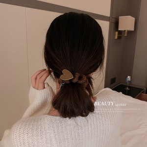 Chouchou attache cheveux en laine
