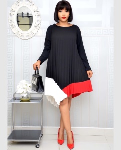 Robe ample et plissée