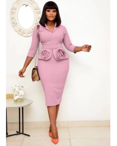 Robe à col V avec ceinture