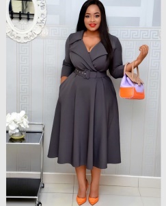 Robe tendance bureau large col rabattu
